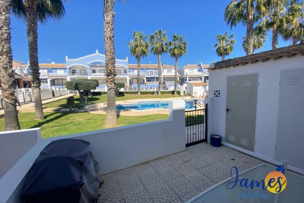 Laguna Townhouse Overlooking Communal Pool Lom01 시우다드 케사다 외부 사진