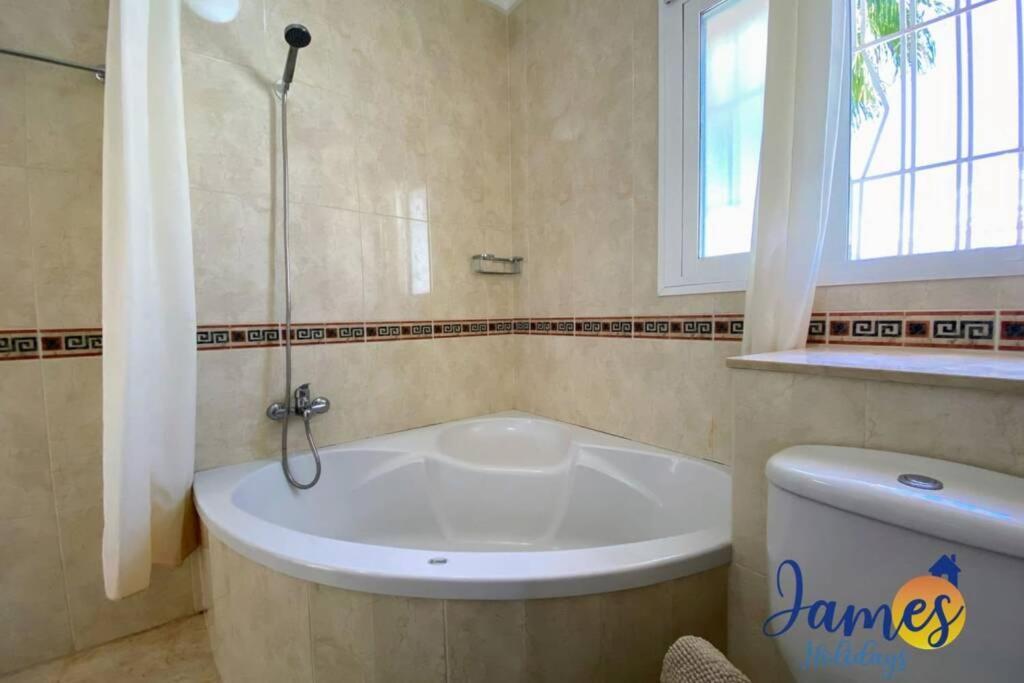 Laguna Townhouse Overlooking Communal Pool Lom01 시우다드 케사다 외부 사진
