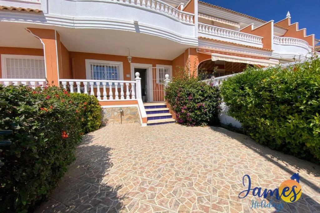Laguna Townhouse Overlooking Communal Pool Lom01 시우다드 케사다 외부 사진