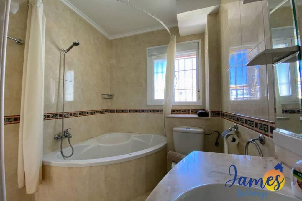 Laguna Townhouse Overlooking Communal Pool Lom01 시우다드 케사다 외부 사진
