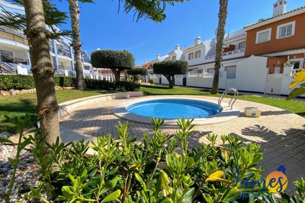 Laguna Townhouse Overlooking Communal Pool Lom01 시우다드 케사다 외부 사진