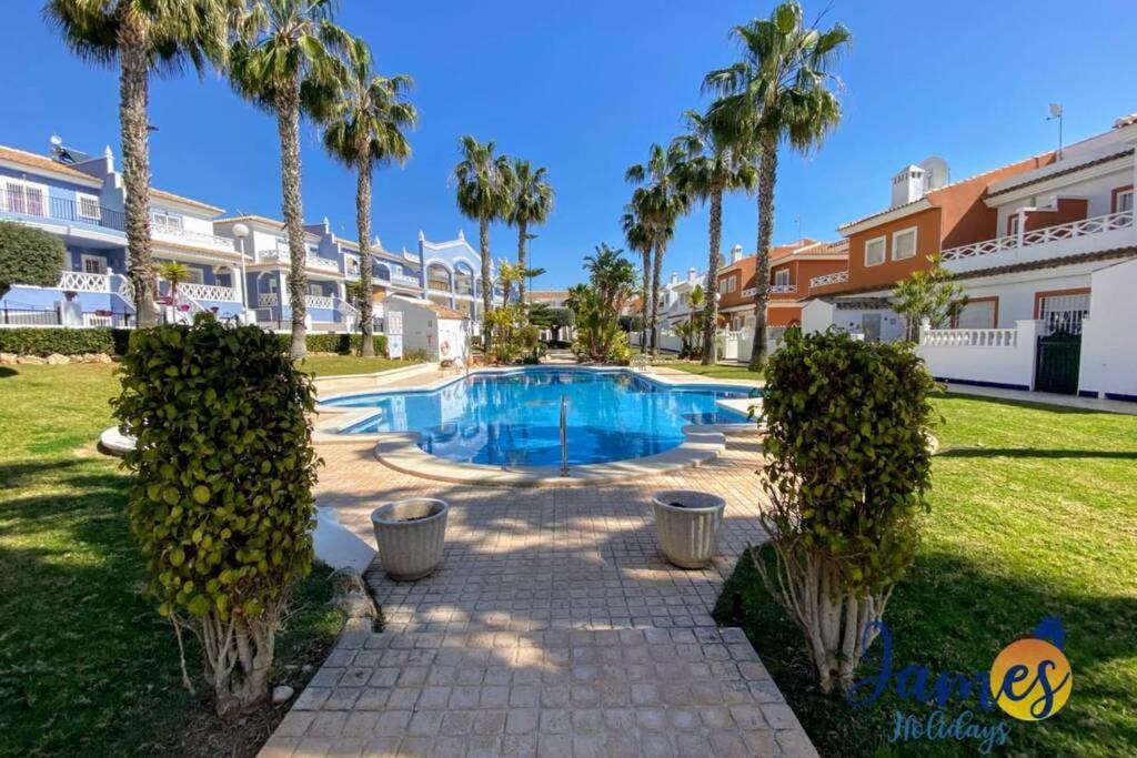 Laguna Townhouse Overlooking Communal Pool Lom01 시우다드 케사다 외부 사진